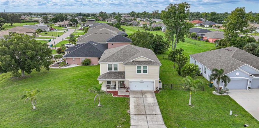 Casa en Punta Gorda, Florida 4 dormitorios, 261.98 m2 № 1903461