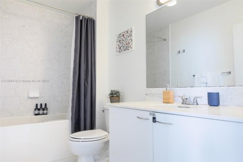 Condominio en alquiler en Miami, Florida, 1 dormitorio, 57.6 m2 № 1938335 - foto 18