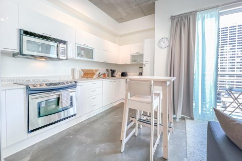 Condominio en alquiler en Miami, Florida, 1 dormitorio, 57.6 m2 № 1938335 - foto 11