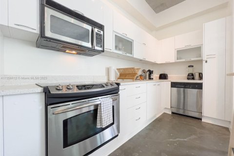 Condominio en alquiler en Miami, Florida, 1 dormitorio, 57.6 m2 № 1938335 - foto 12