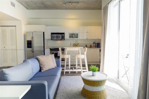 Condominio en alquiler en Miami, Florida, 1 dormitorio, 57.6 m2 № 1938335 - foto 9
