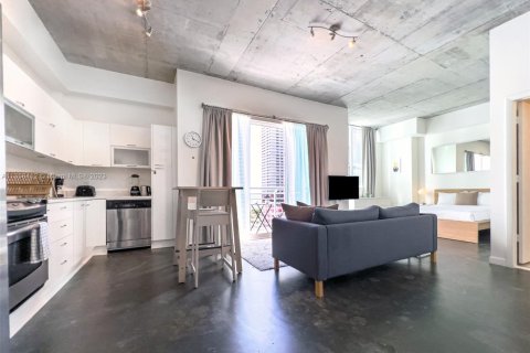 Condominio en alquiler en Miami, Florida, 1 dormitorio, 57.6 m2 № 1938335 - foto 2