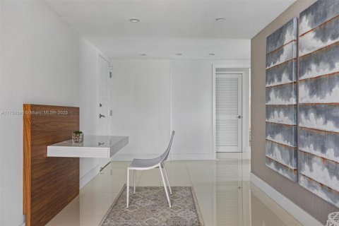 Купить кондоминиум в Бей-Харбор-Айлендс, Флорида 2 спальни, 104.79м2, № 1934341 - фото 14