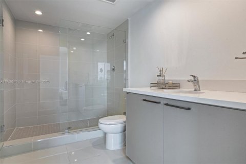 Купить кондоминиум в Бей-Харбор-Айлендс, Флорида 2 спальни, 104.79м2, № 1934341 - фото 23