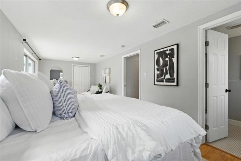 House in Tampa, Florida 2 bedrooms, 108.14 sq.m. № 1854683 - photo 21