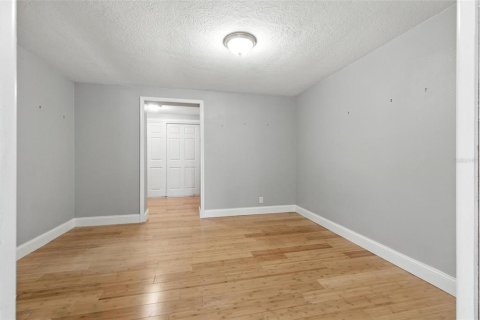House in Tampa, Florida 2 bedrooms, 108.14 sq.m. № 1854683 - photo 16