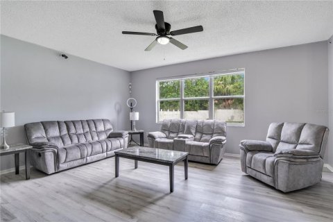 Villa ou maison à vendre à Orlando, Floride: 5 chambres, 271.18 m2 № 1835184 - photo 8