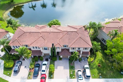 Townhouse in Sunrise, Florida 3 bedrooms, 134.43 sq.m. № 2064698 - photo 23