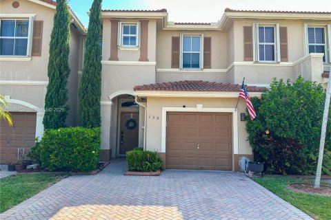 Townhouse in Sunrise, Florida 3 bedrooms, 134.43 sq.m. № 2064698 - photo 2