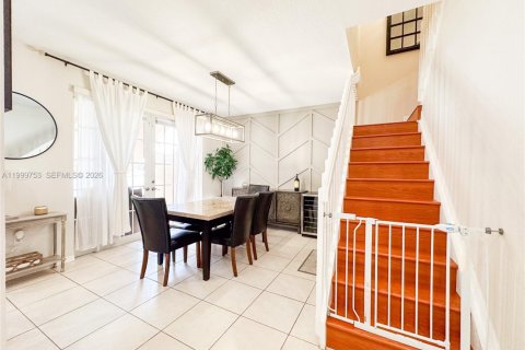 Townhouse in Sunrise, Florida 3 bedrooms, 134.43 sq.m. № 2064698 - photo 6