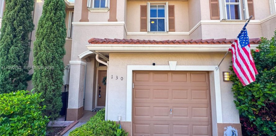 Townhouse in Sunrise, Florida 3 bedrooms, 134.43 sq.m. № 2064698