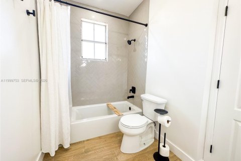 Townhouse in Sunrise, Florida 3 bedrooms, 134.43 sq.m. № 2064698 - photo 18