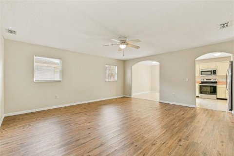 Villa ou maison à louer à Orlando, Floride: 3 chambres, 124.67 m2 № 2390875 - photo 3