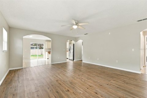 Villa ou maison à louer à Orlando, Floride: 3 chambres, 124.67 m2 № 2390875 - photo 2