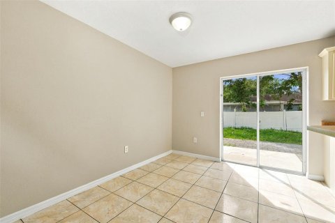 Villa ou maison à louer à Orlando, Floride: 3 chambres, 124.67 m2 № 2390875 - photo 6
