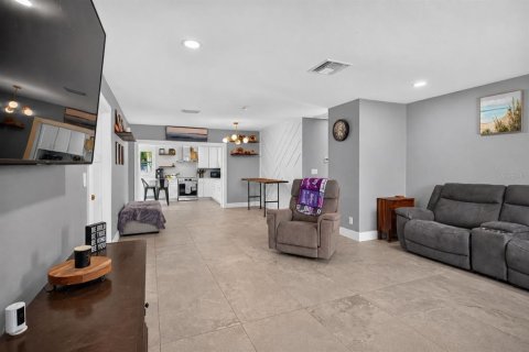 Villa ou maison à louer à Saint Petersburg, Floride: 3 chambres, 130.81 m2 № 2435121 - photo 8