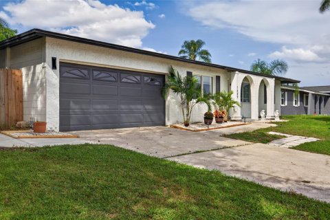 Villa ou maison à louer à Saint Petersburg, Floride: 3 chambres, 130.81 m2 № 2435121 - photo 3