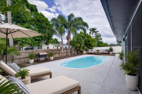 Villa ou maison à louer à Saint Petersburg, Floride: 3 chambres, 130.81 m2 № 2435121 - photo 30