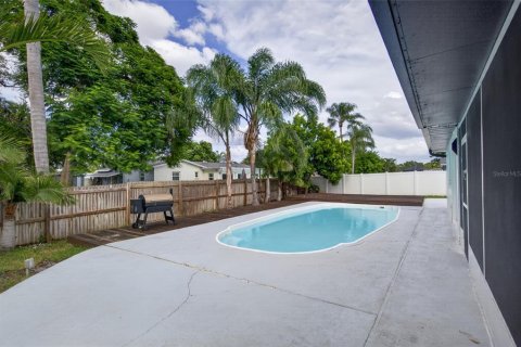 Villa ou maison à louer à Saint Petersburg, Floride: 3 chambres, 130.81 m2 № 2435121 - photo 29