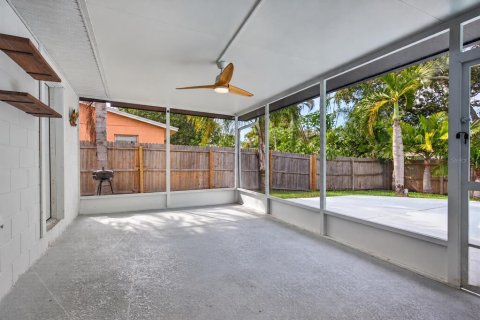 Villa ou maison à louer à Saint Petersburg, Floride: 3 chambres, 130.81 m2 № 2435121 - photo 27