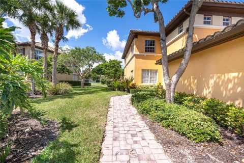 Touwnhouse à louer à Parkland, Floride: 3 chambres, 130.16 m2 № 1945129 - photo 5