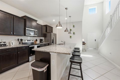 House in Clermont, Florida 6 bedrooms, 290.51 sq.m. № 2212394 - photo 9