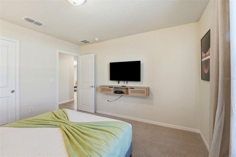 House in Clermont, Florida 6 bedrooms, 290.51 sq.m. № 2212394 - photo 21