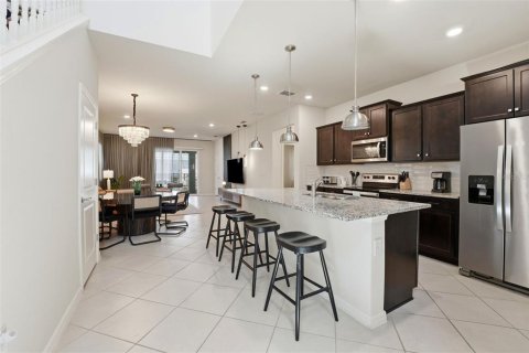 House in Clermont, Florida 6 bedrooms, 290.51 sq.m. № 2212394 - photo 12