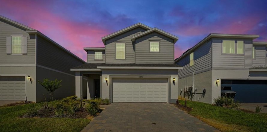 House in Clermont, Florida 6 bedrooms, 290.51 sq.m. № 2212394