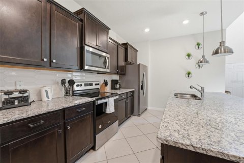 House in Clermont, Florida 6 bedrooms, 290.51 sq.m. № 2212394 - photo 10
