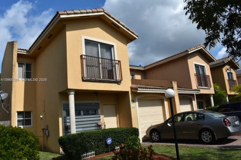 Townhouse in Florida City, Florida 3 bedrooms № 2043007