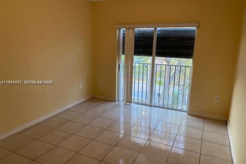 Townhouse in Florida City, Florida 3 bedrooms № 2043007 - photo 8
