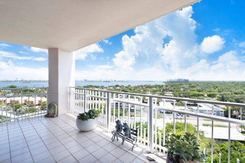 Condo in Miami, Florida, 2 bedrooms  № 1833702 - photo 27