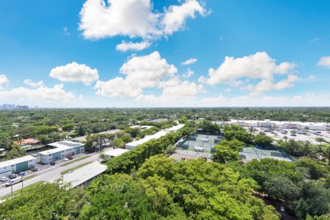 Condo in Miami, Florida, 2 bedrooms  № 1833702 - photo 16