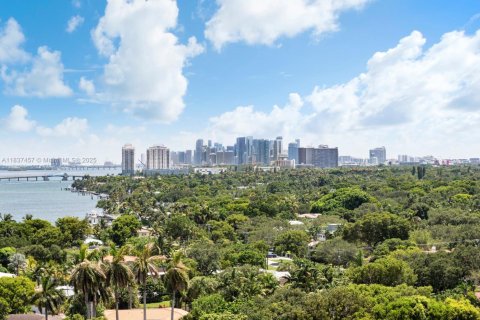 Condo in Miami, Florida, 2 bedrooms  № 1833702 - photo 21