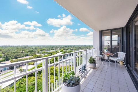 Condo in Miami, Florida, 2 bedrooms  № 1833702 - photo 13