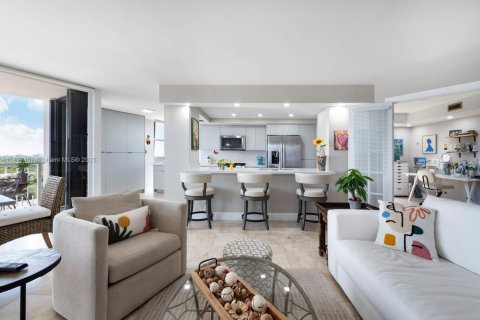 Condo in Miami, Florida, 2 bedrooms  № 1833702 - photo 5