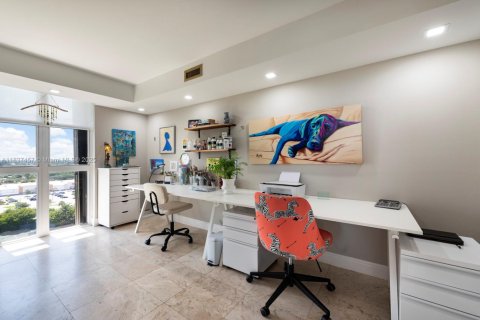 Condo in Miami, Florida, 2 bedrooms  № 1833702 - photo 4