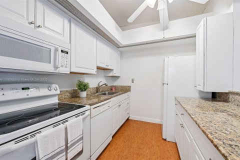 Condominio en venta en Delray Beach, Florida, 2 dormitorios, 87.33 m2 № 1731816 - foto 11