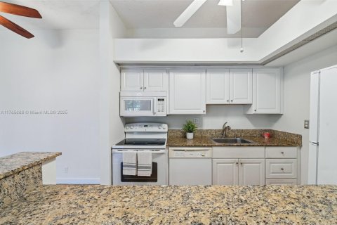 Condominio en venta en Delray Beach, Florida, 2 dormitorios, 87.33 m2 № 1731816 - foto 9