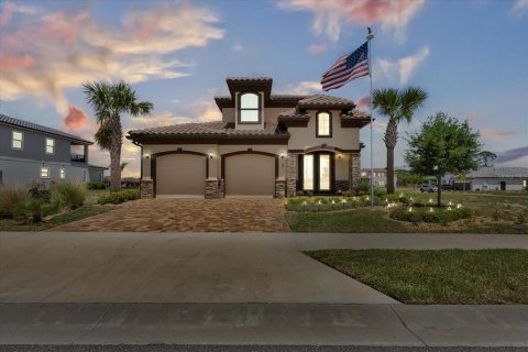 House in Palm Coast, Florida 2 bedrooms, 257.71 sq.m. № 1680491 - photo 1