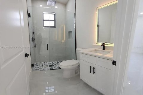 House in Lehigh Acres, Florida 3 bedrooms, 142.7 sq.m. № 1768535 - photo 17