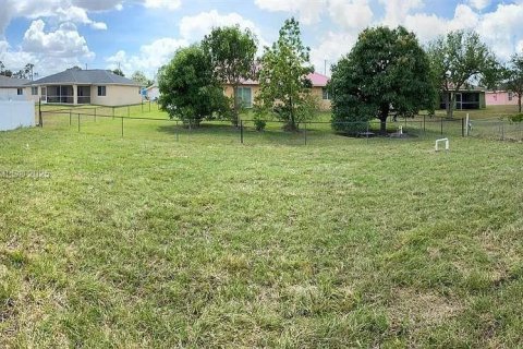 House in Lehigh Acres, Florida 3 bedrooms, 142.7 sq.m. № 1768535 - photo 23