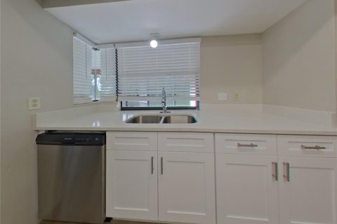 House in Safety Harbor, Florida 3 bedrooms, 186.55 sq.m. № 1910993 - photo 8