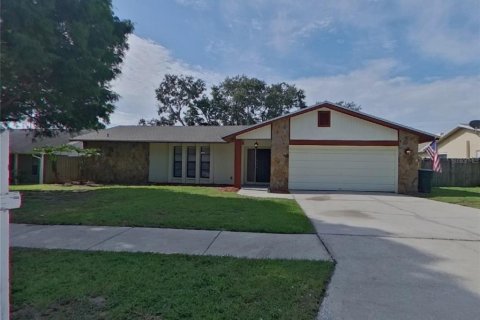 House in Safety Harbor, Florida 3 bedrooms, 186.55 sq.m. № 1910993 - photo 1