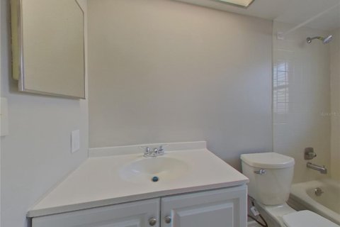 House in Safety Harbor, Florida 3 bedrooms, 186.55 sq.m. № 1910993 - photo 15