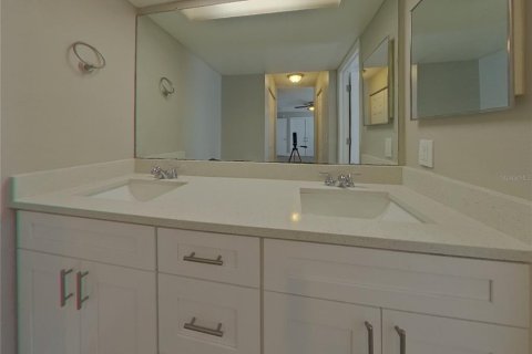 House in Safety Harbor, Florida 3 bedrooms, 186.55 sq.m. № 1910993 - photo 11
