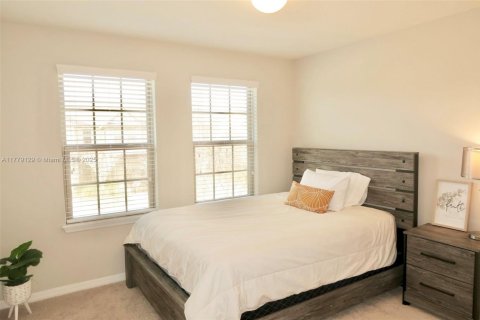 Townhouse in Jacksonville, Florida 3 bedrooms № 1863519 - photo 10