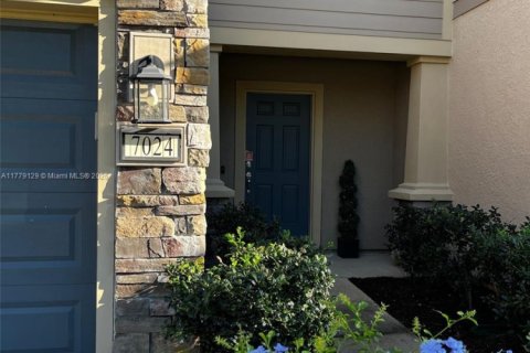 Townhouse in Jacksonville, Florida 3 bedrooms № 1863519 - photo 2