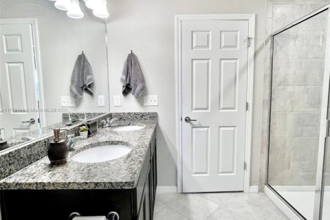 Townhouse in Jacksonville, Florida 3 bedrooms № 1863519 - photo 11